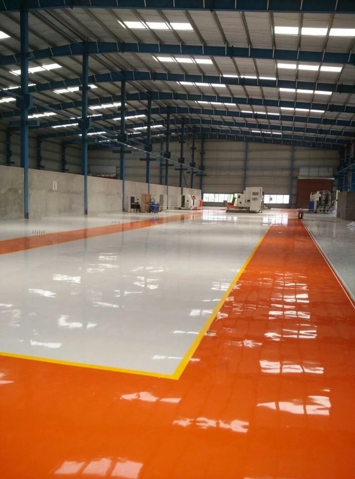 Vista de una superficie industrial con recubrimiento